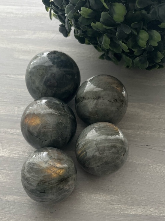 Labradorite sphere - Picture 8 of 9